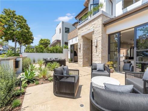 325  Marigold   Avenue, Corona del Mar, CA