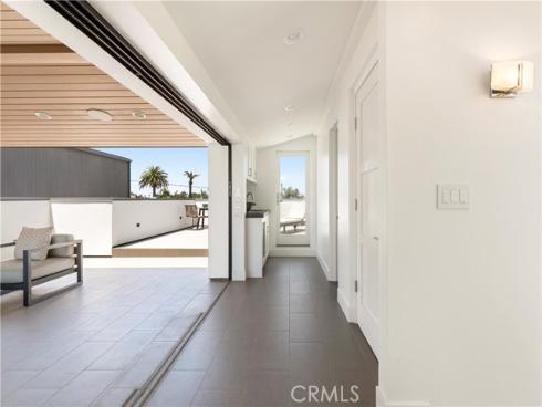 325  Marigold   Avenue, Corona del Mar, CA