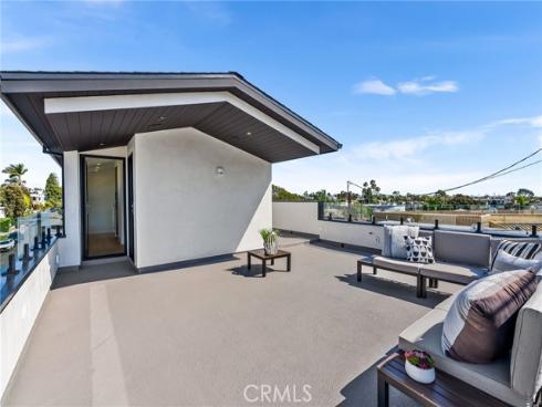 521  Iris   Avenue, Corona del Mar, CA