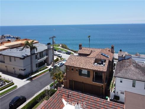 211  Narcissus   Avenue, Corona del Mar, CA