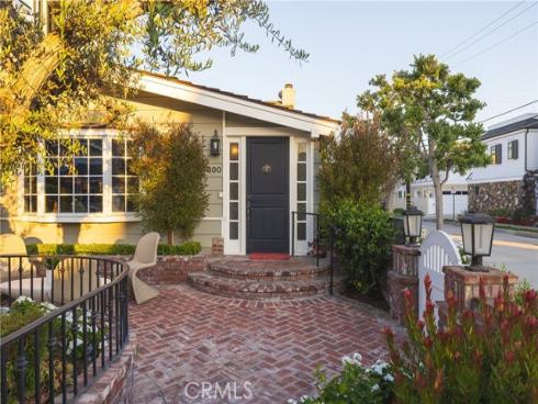 300  Heliotrope   Avenue, Corona del Mar, CA