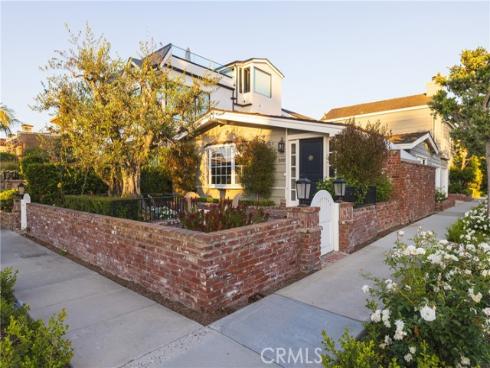 300  Heliotrope   Avenue, Corona del Mar, CA