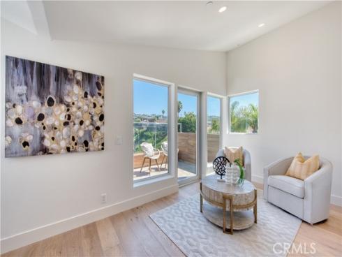 3922 E Coast Hwy  , Corona del Mar, CA