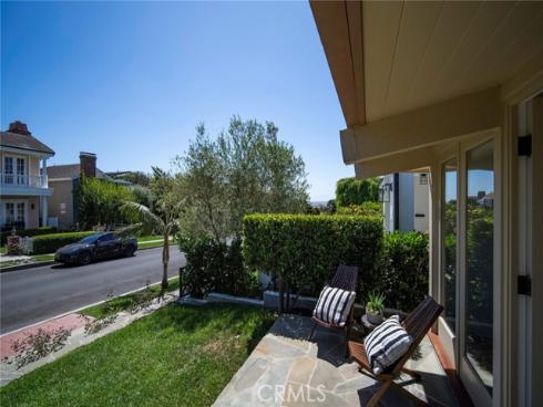 237  Heliotrope   Avenue, Corona del Mar, CA