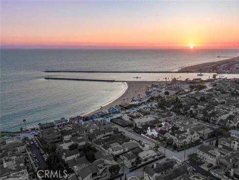 215  Marigold   Avenue, Corona del Mar, CA