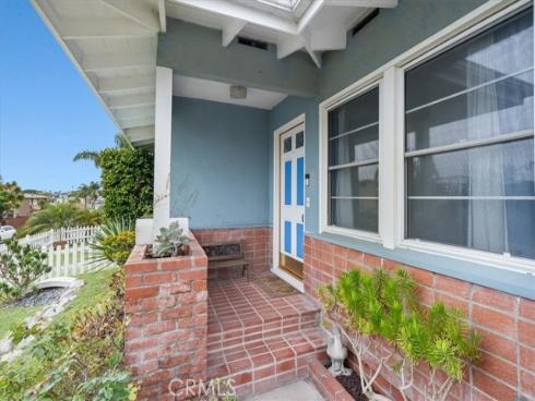 441  Seaward   Road, Corona del Mar, CA