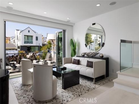 608  Poinsettia  A  Avenue, Corona del Mar, CA