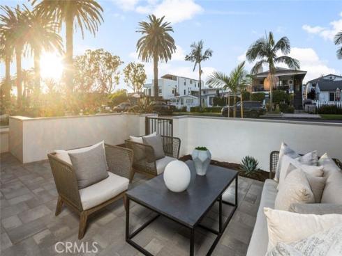 512  Marguerite   Avenue, Corona del Mar, CA