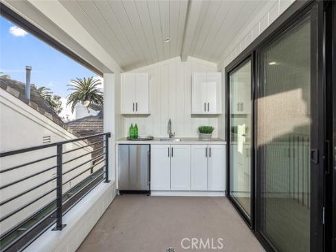 512  Marguerite Ave #b  , Corona del Mar, CA