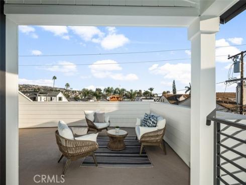 512  Marguerite Ave #b  , Corona del Mar, CA