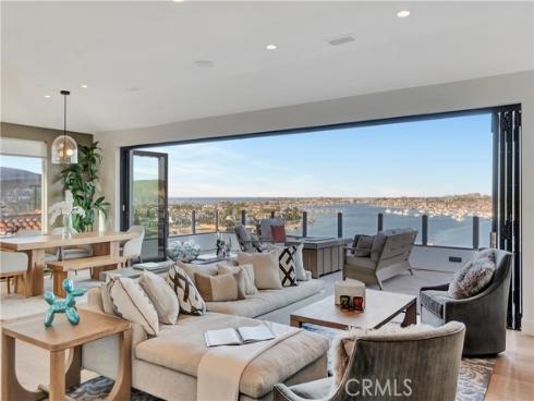 221  Carnation   Avenue, Corona del Mar, CA