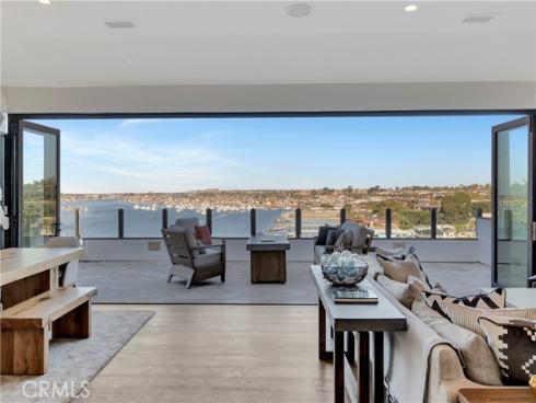 221  Carnation   Avenue, Corona del Mar, CA