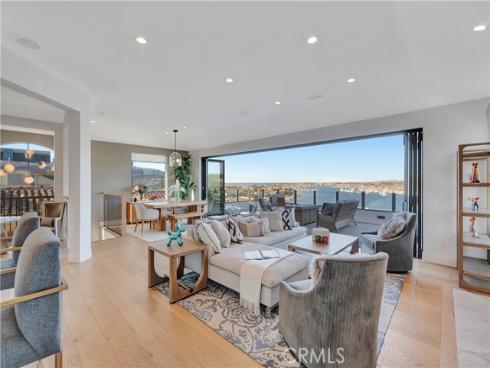 221  Carnation   Avenue, Corona del Mar, CA