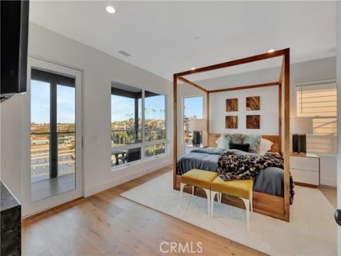 221  Carnation   Avenue, Corona del Mar, CA