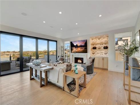 221  Carnation   Avenue, Corona del Mar, CA