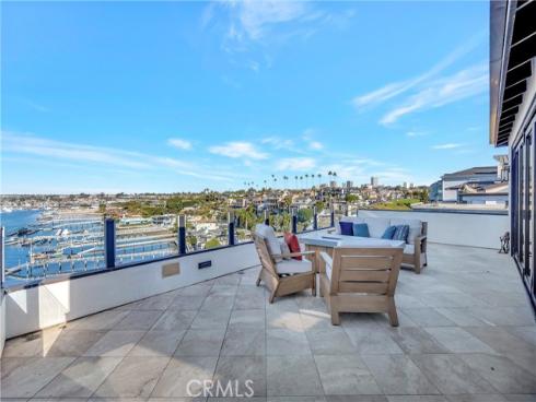 221  Carnation   Avenue, Corona del Mar, CA