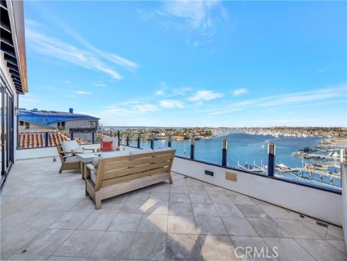 221  Carnation   Avenue, Corona del Mar, CA