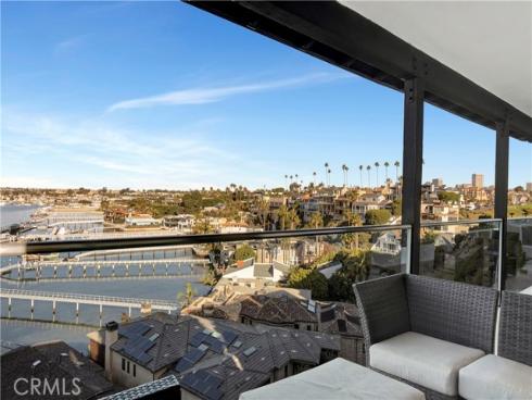 221  Carnation   Avenue, Corona del Mar, CA