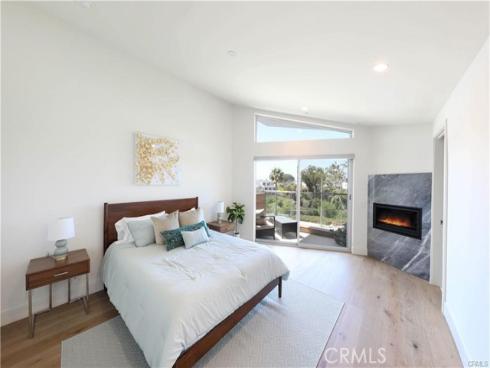 3920 E Coast Highway , Corona del Mar, CA