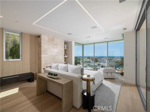 1119  Dolphin  , Corona del Mar, CA