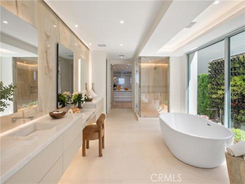 1119  Dolphin  , Corona del Mar, CA