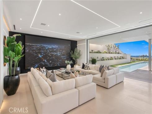 1119  Dolphin  , Corona del Mar, CA