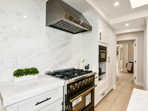 10 White Water Drive, Corona del Mar, CA