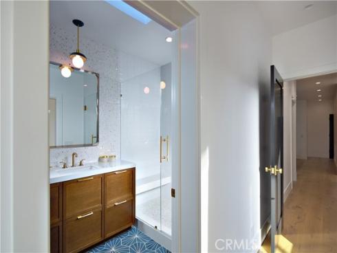 333 Milford Drive, Corona del Mar, CA