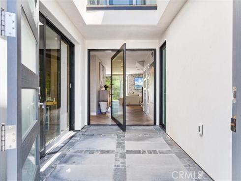 552  Seaward Rd  , Corona del Mar, CA