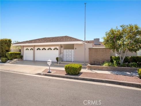 31  Carmel Bay   Drive, Corona del Mar, CA