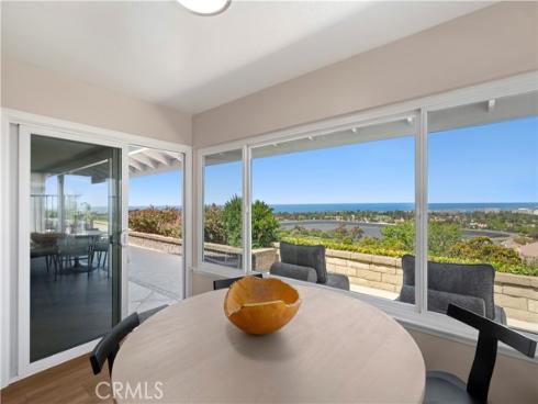 31  Carmel Bay   Drive, Corona del Mar, CA