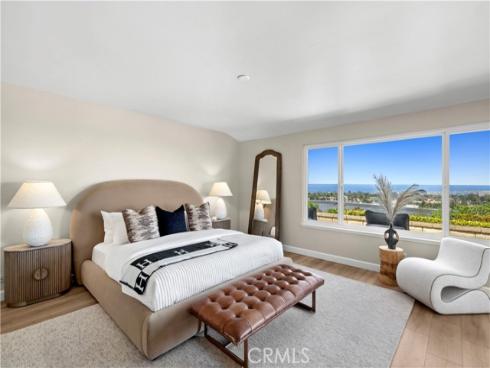 31  Carmel Bay   Drive, Corona del Mar, CA