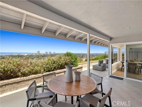 31  Carmel Bay   Drive, Corona del Mar, CA