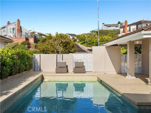 31  Carmel Bay   Drive, Corona del Mar, CA