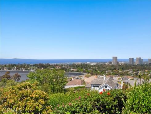 31  Carmel Bay   Drive, Corona del Mar, CA
