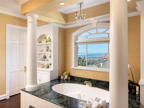 1  San Mateo   Way, Corona del Mar, CA