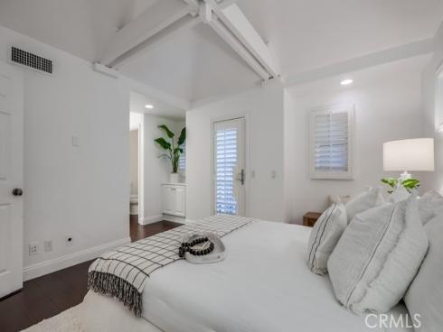 2569 Bungalow Place, Corona del Mar, CA