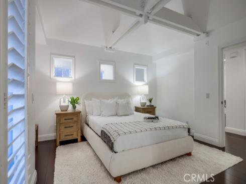 2569 Bungalow Place, Corona del Mar, CA