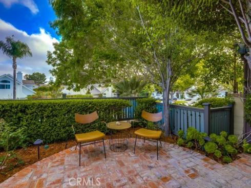 2569 Bungalow Place, Corona del Mar, CA