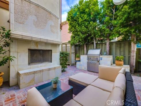 2569 Bungalow Place, Corona del Mar, CA