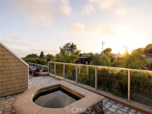 633 Rockford Road, Corona del Mar, CA