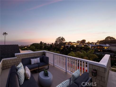 633 Rockford Road, Corona del Mar, CA