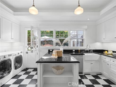 215 Marigold Avenue, Corona del Mar, CA