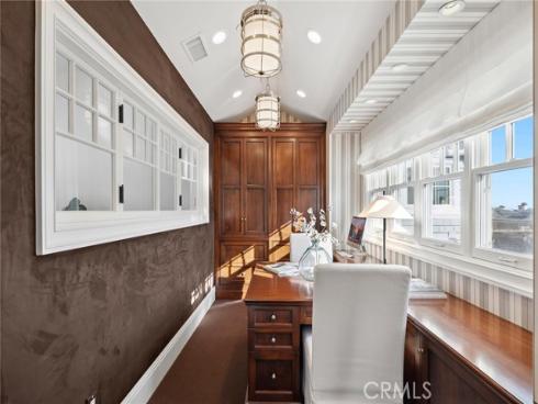 215 Marigold Avenue, Corona del Mar, CA