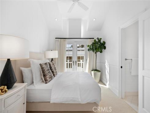 215 Marigold Avenue, Corona del Mar, CA