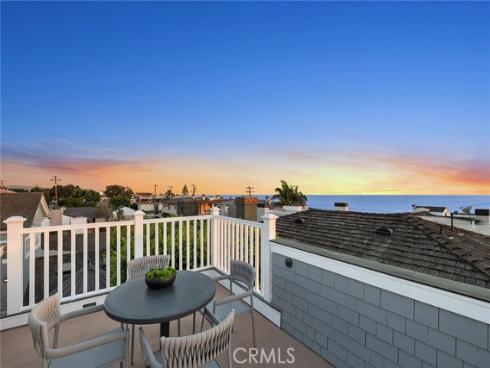 215 Marigold Avenue, Corona del Mar, CA