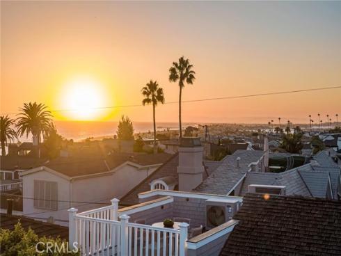 215 Marigold Avenue, Corona del Mar, CA