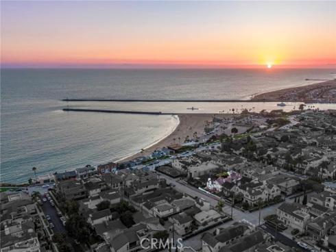 215  Marigold   Avenue, Corona del Mar, CA