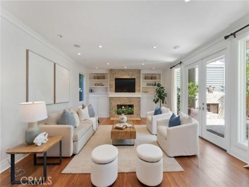 3201  4th Avenue   Avenue, Corona del Mar, CA