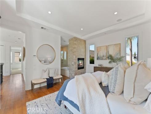 3201  4th Avenue   Avenue, Corona del Mar, CA